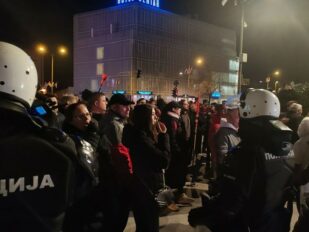 Tuča SNS- studenti
