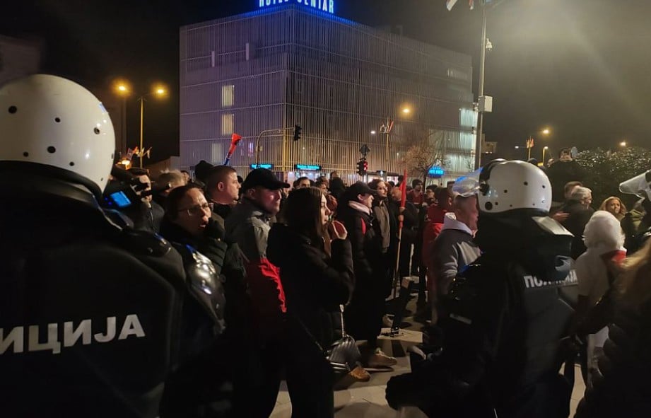 Tuča SNS- studenti