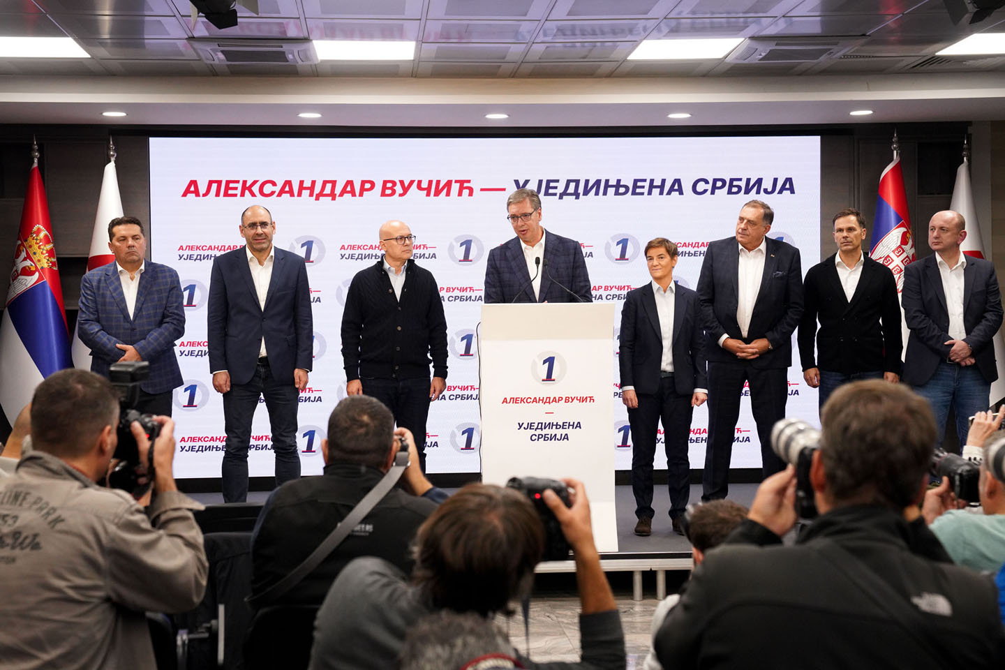 Vučić poražen
