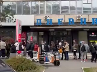 Redovi ispred Alta banke u Novom Sadu